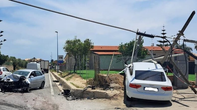 Scontro Tra Due Auto Lungo La Ss Due Feriti In Ospedale Grandangoloagrigento